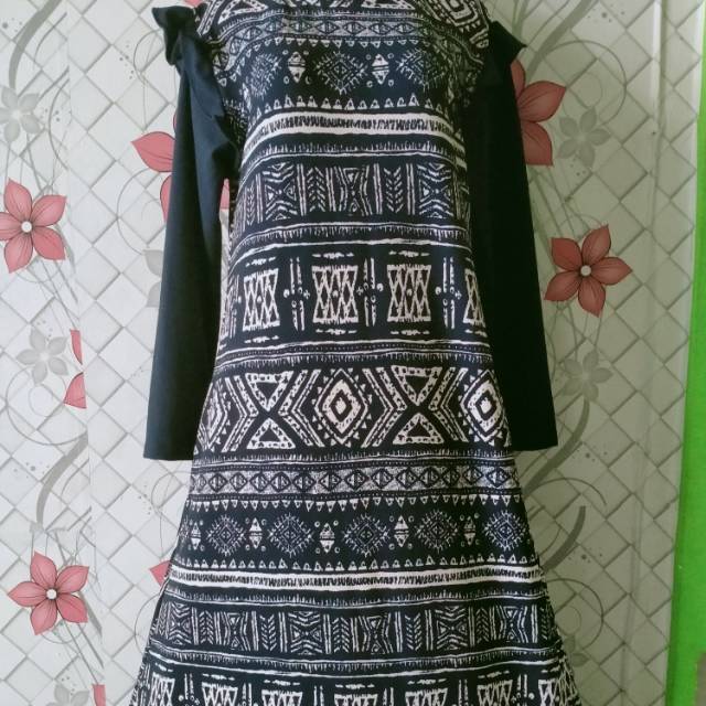 Gamis etnik betina