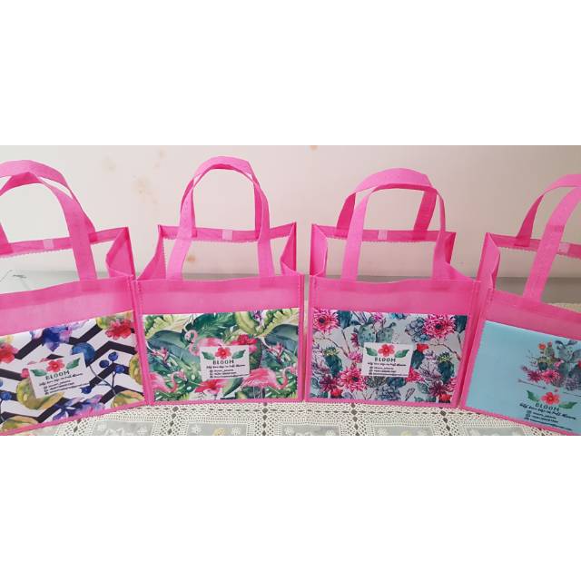 

Tas souvenir mika uk 23*23*20