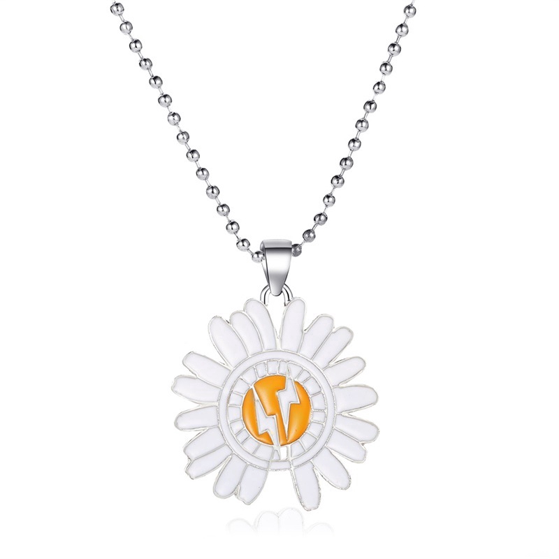 Paragraf Yang Sama GD Kalung Daisy Kecil Pria Dan Wanita Liontin Rantai Klavikula Mode Aksesori Bunga Matahari Fashion Korea