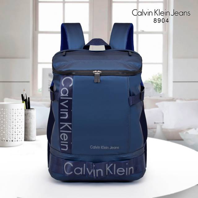 RANSEL CALVIN KLEIN JEANS
Series ~ 8904 ~