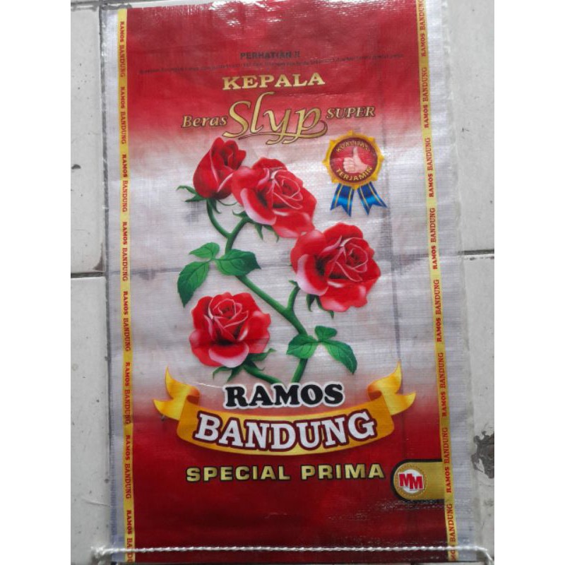 

karung beras laminating 10 kg RAMOS BANDUNG(ini kemasan bukan beras )