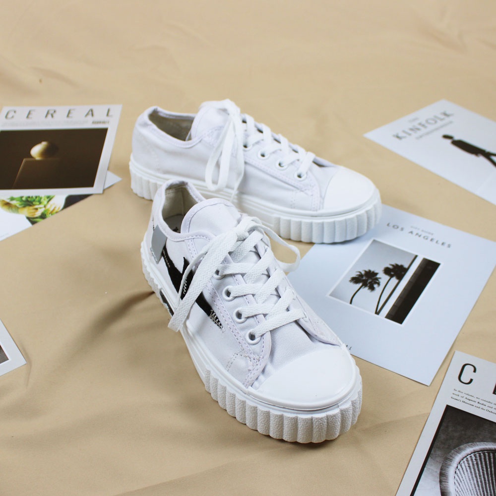 Sepatu Sneakers Korean Style Boyscode Motif Thunder Pendek Putih / Sepatu Canvas Korea Terbaru Full White