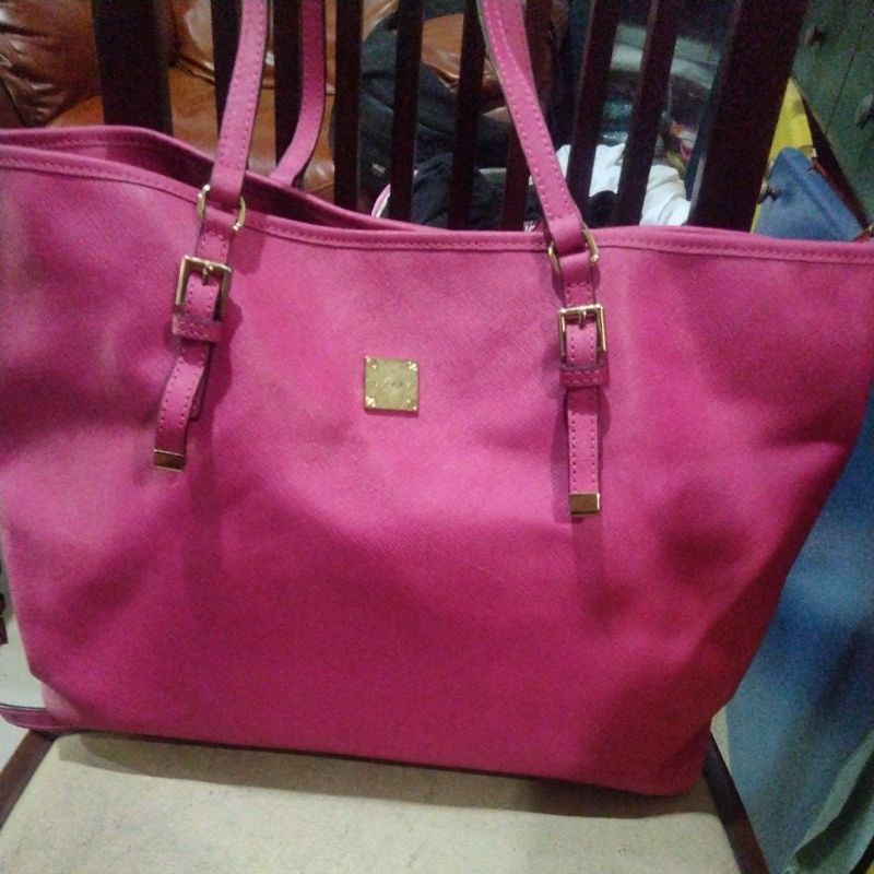 ras Tote Sisley