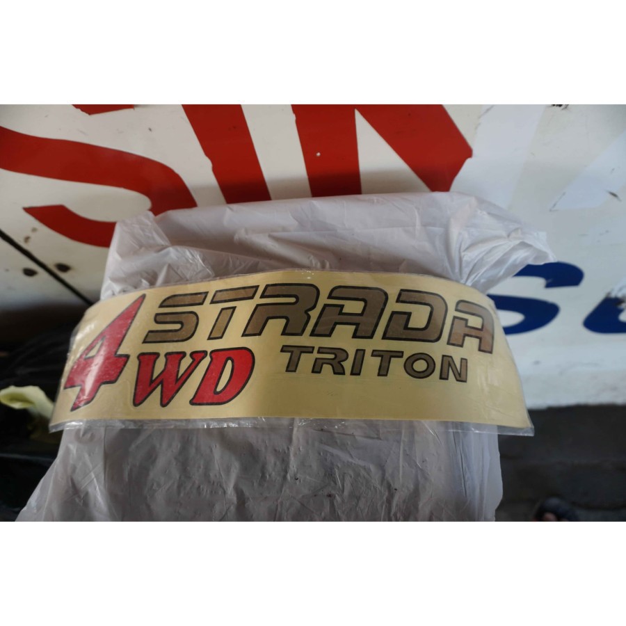 Cutting Stiker 4WD Strada Triton 1 set