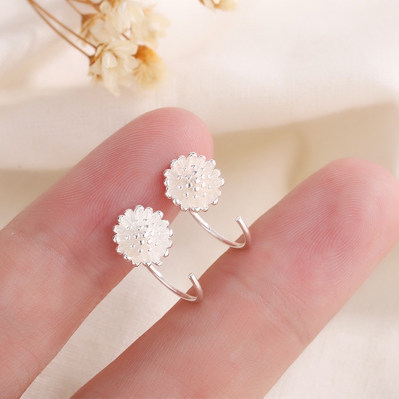 Anting Kait Desain Bunga Matahari Daisy Warna Silver Untuk Wanita