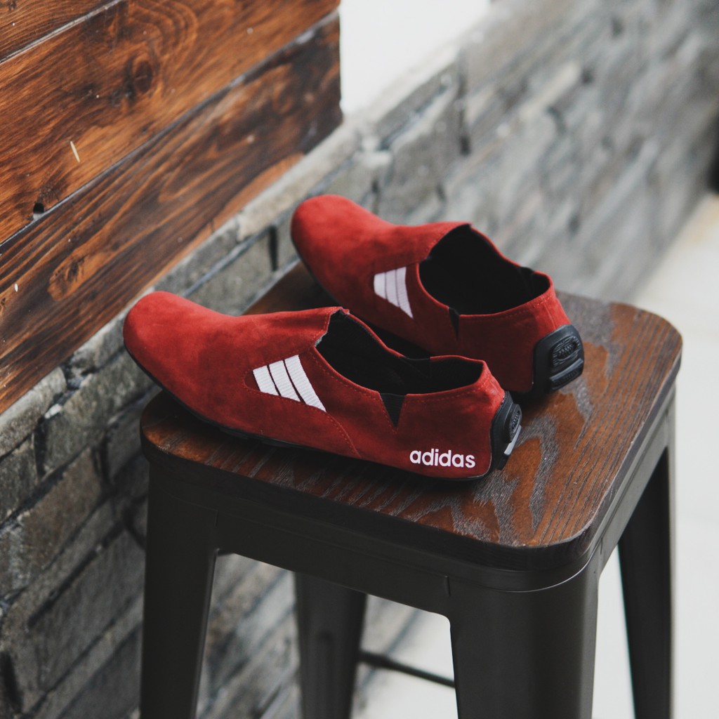 MS Shop - COD!!! Sepatu Selop Pria Adidas Suarez Merah Suede Kasual Slop Simple Slip On Cowok Pesta