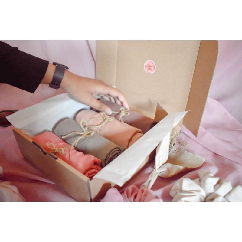 

Hampers Hijab, kado cewek GiftBox