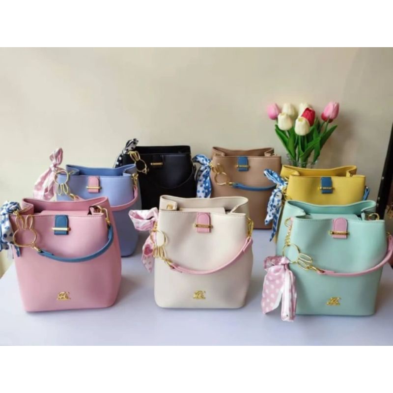 LISA BAG FROM JIMS HONEY