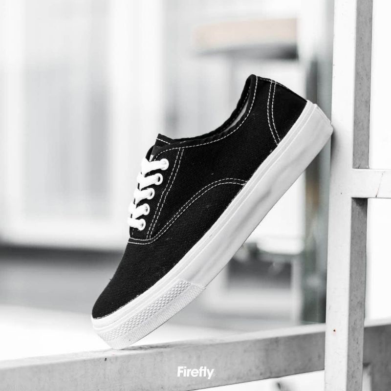 Sepatu Johnson Astro Black White Low Cut