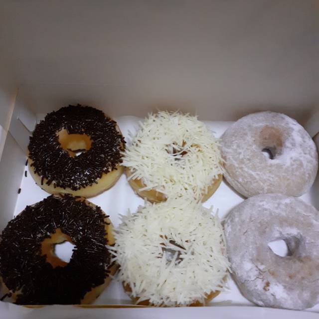 

Donat kentang topping keju,meses,gula halus