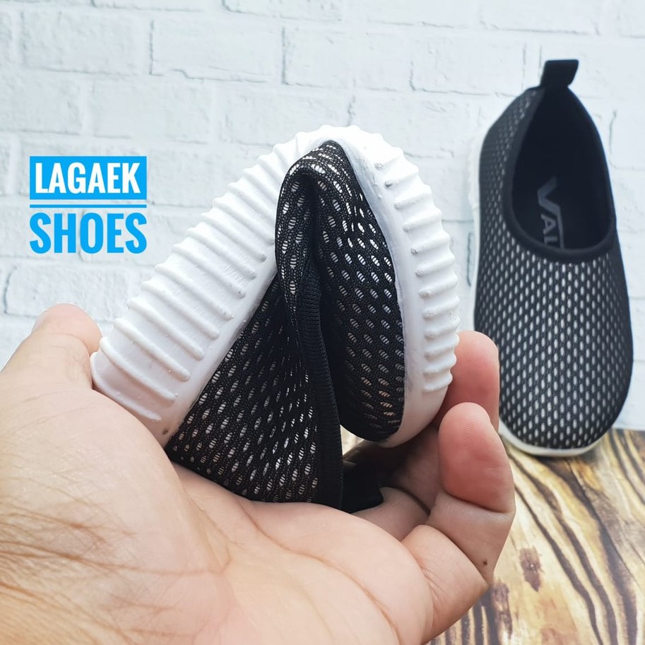 Sepatu Anak Laki Laki Sport 12 3 4 5 Tahun HITAM Lentur Sepatu Anak Cewek Cowok Sporty Size 22 - 29 Elastis