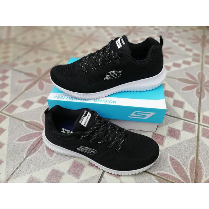 Sepatu Sketcher Skechers New Lace Man - Hitam, 41