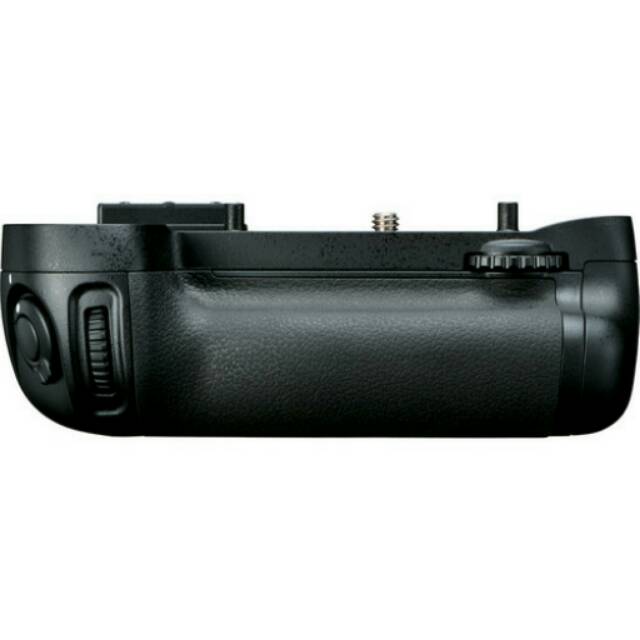 BATERAI / BATTERY VERTICAL GRIP NIKON MB-D15 / MBD15 / MBD 15 FOR D7100 / D7200