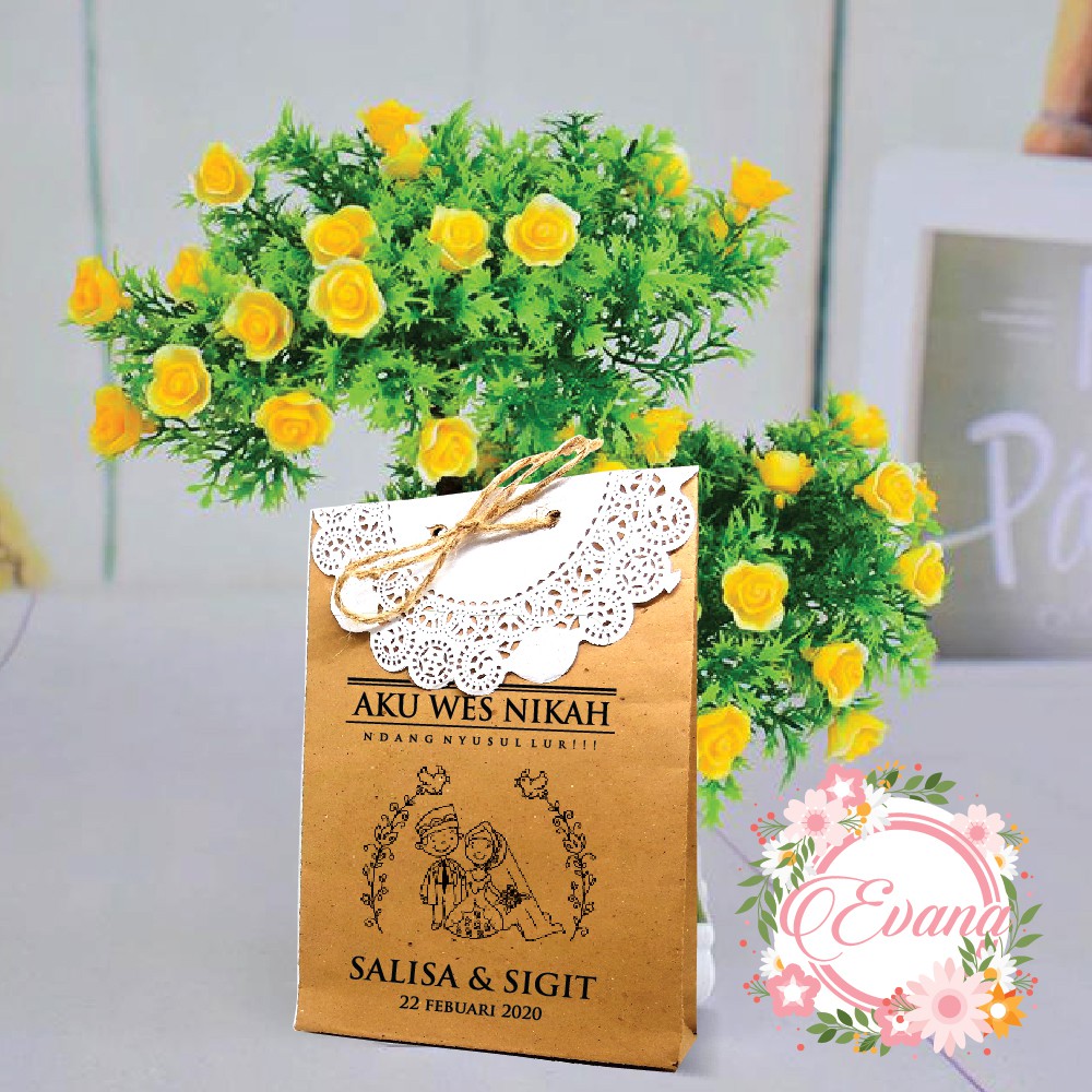 

PAPERBAG TAS KERTAS PAPER DOLLY TALI GONI CUSTOM DESIGN SUKA -SUKA SIZE 12 X 3.5 X16 CM