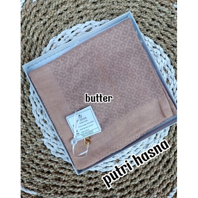 Ready Tapis Butter Buttonscarves