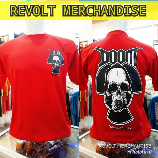 T-shirt (DOOM logo depan dada)