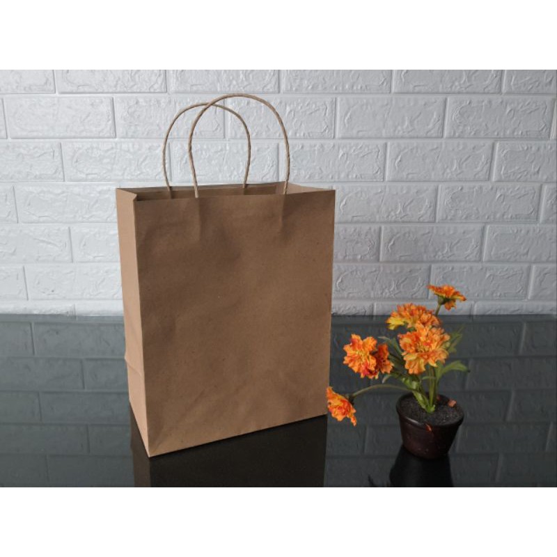 

Paperbag Craft Coklat (Uk. 23 x 13 x Tinggi 28,5 cm)