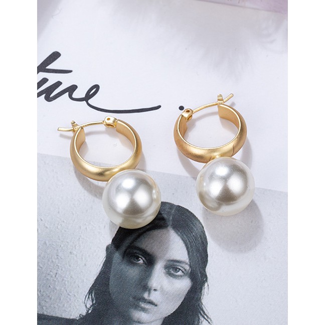 LRC Anting Tusuk Fashion Needle Shell Pearl Twisted Irregular Metal Earrings F38726