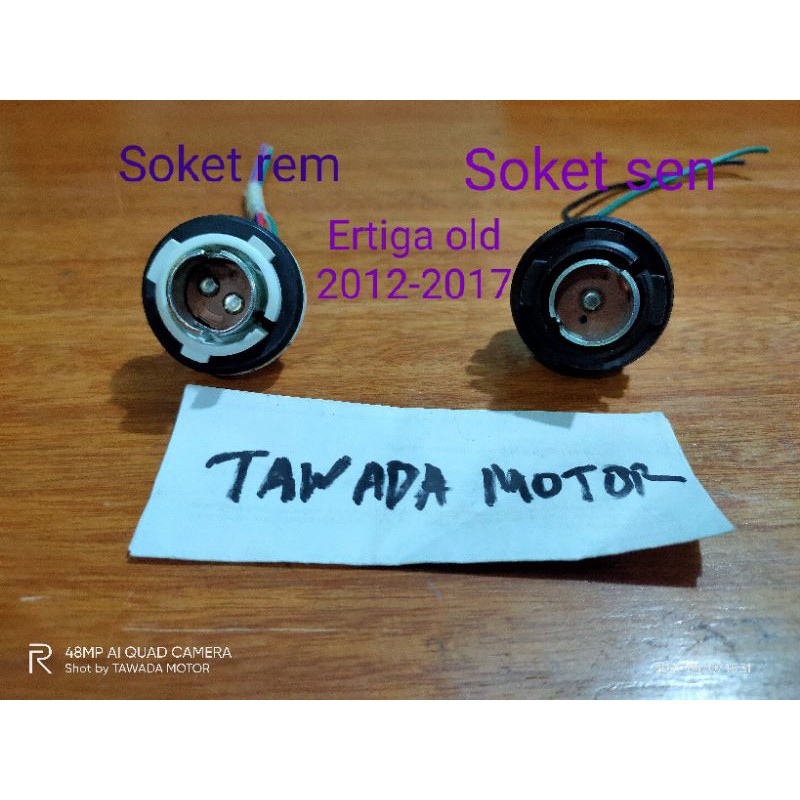 SOKET FITTING LAMPU REM DAN SEN BELAKANG SUZUKI ERTIGA OLD 2012-2017