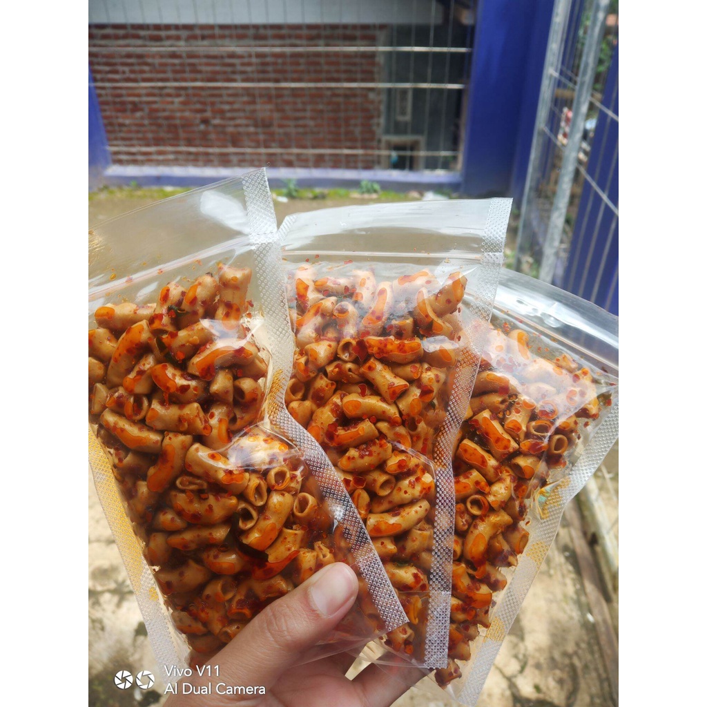 

paket hemat 10 ribu dapat 3pcs seblak makaroni bantat makaroni kriuk cemilan pedas daun jeruk isi 50gram