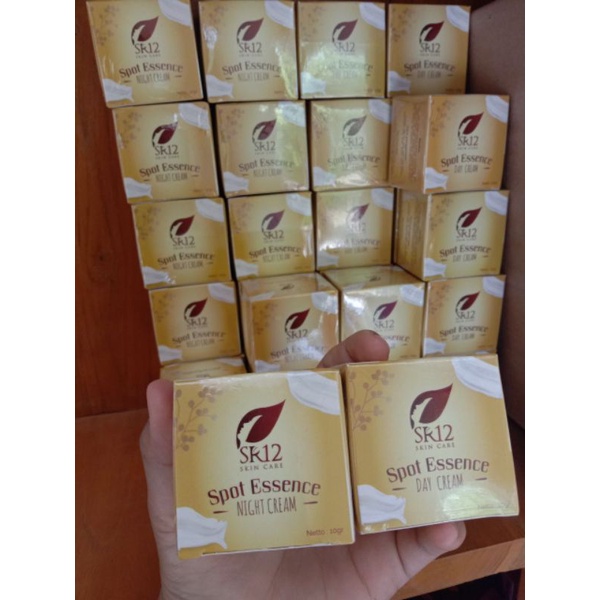 Spot Essence Cream Siang Malam SR12