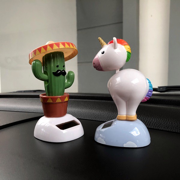 CACTUS &amp; KUDA Boneka Figure Miniatur Pajangan Mobil Solar Power Goyang Kepala Shacking Head