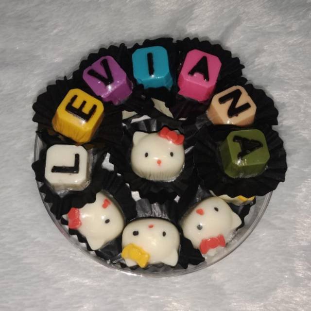 

Coklat karakter Hellokitty mix nama anak