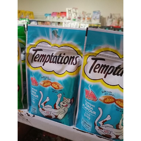 Snack kucing - Temptations cemilan kucing Savoury salmon flavour 85gr