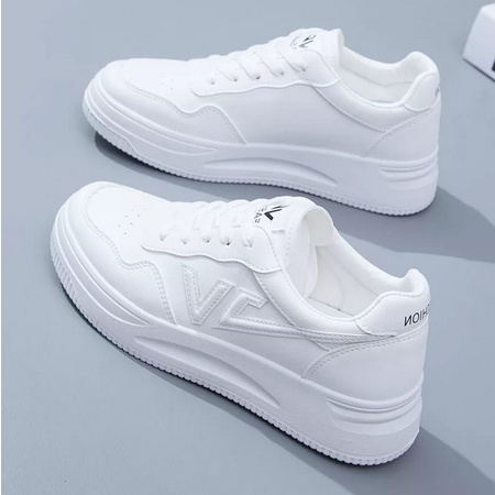 Sepatu Sneakers Wanita Terbaru VC