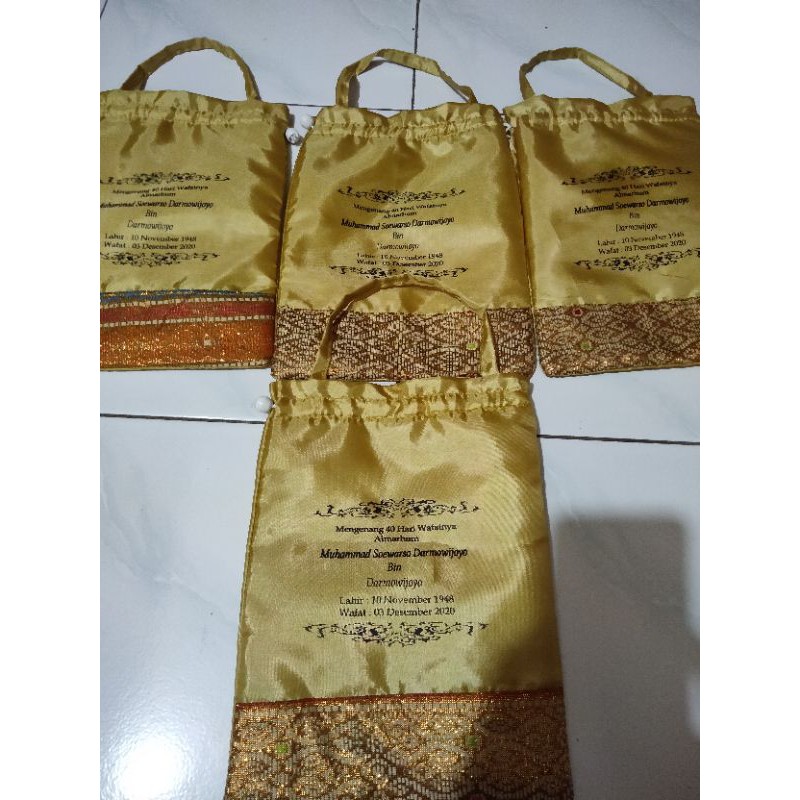 

Souvenir tas kain saten+kain songket tmpt buku yasin/tmpt mukena&dll+sablon nama/logo