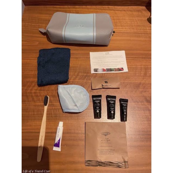 Tas Qantas 100 Bussines  Class Full set