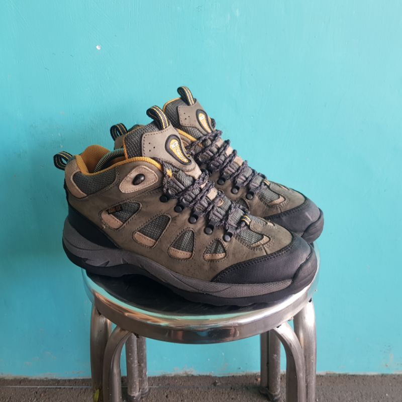 Sepatu Hiking Second K2 41⅓
