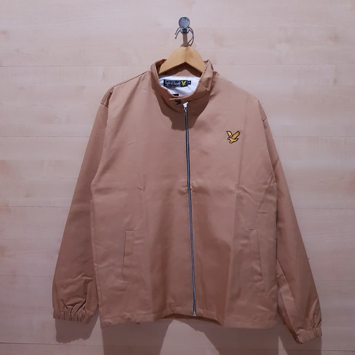JAKET COACH WINDBREAKER LYLE AND SCOTT LOGO CREAM - M