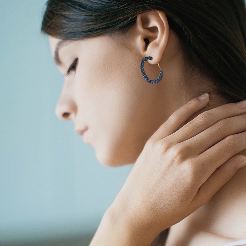 Anting Hoop Hias Kristal Besar Gaya Punk Retro Untuk Wanita