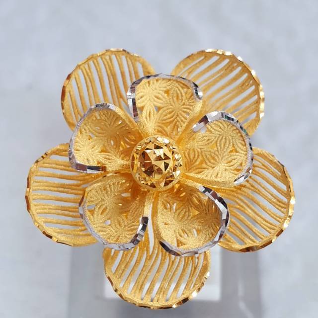 Cincin kendarian bunga emas 70% 700 70 % ubs