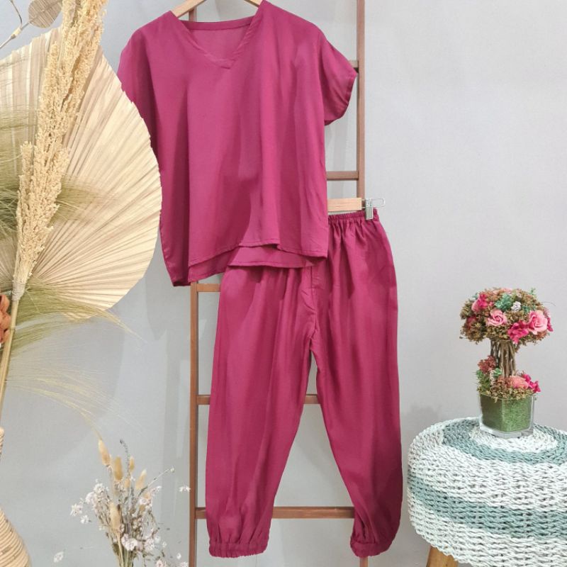 Setelan One set Alicia jogger polos Wanita-Ruby