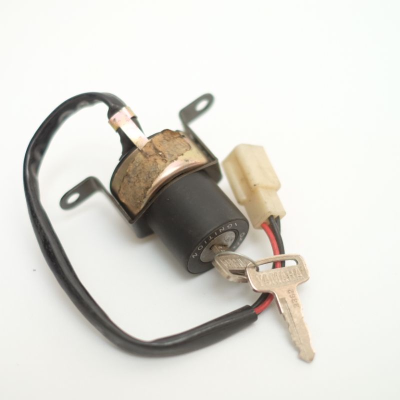 KUNCI KONTAK IGNITION SWITCH YAMAHA RX100 RX125 RX 100 125 GAJAH ENGKEL ORIGINAL NOS ORI BARU