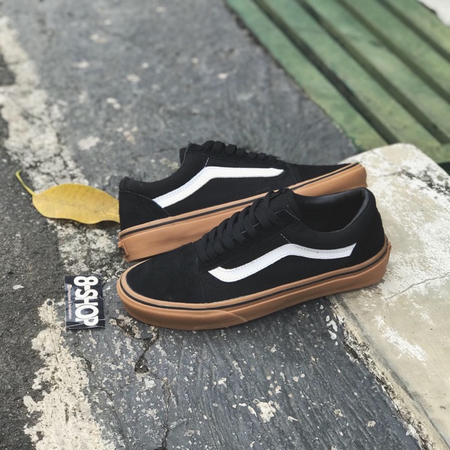 white vans black stripe gum sole