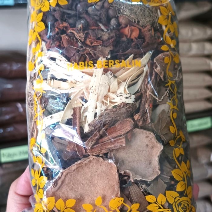

Jamu Godog Habis Bersalin - Jamu Rebus Perawatan Pasca Melahirkan Rempah Bu Risma