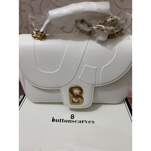 Buttonscarves Alma Flap Bag In White (tas murah NEW)