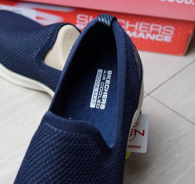 14939 skechers