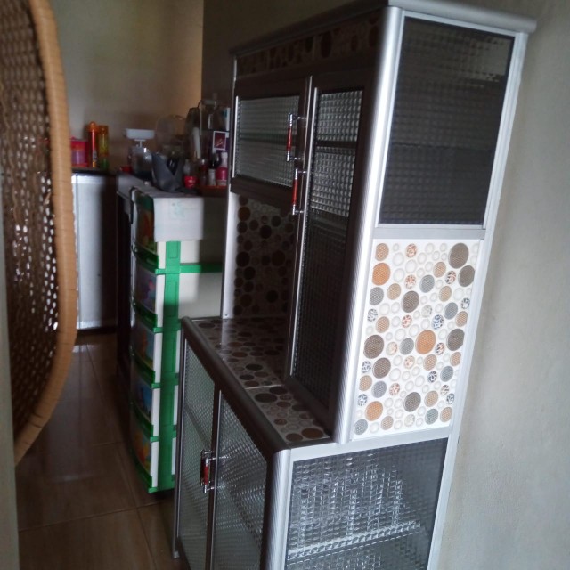 Rak Piring Aluminium Kaca Keramik Super 2 Pintu Lemari Piring Gendong Samping Dapur Besar Tebal