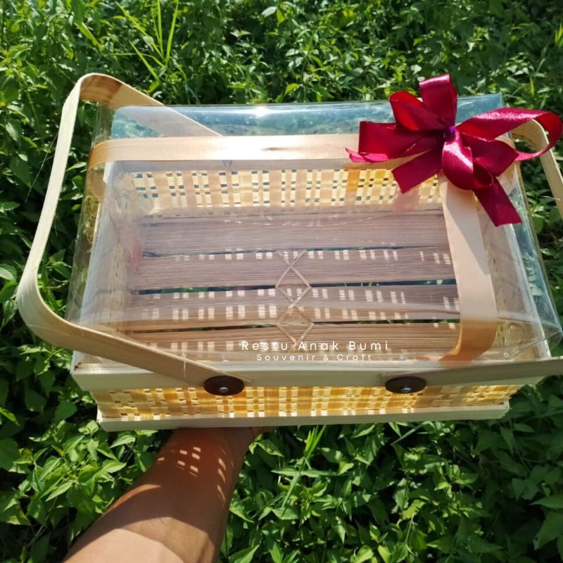 

Promo keranjang truntum mika 30x20cm. box bambu. keranjang bambu. anyaman bambu. hantaran. wadah seserahan bambu. tempat nasi. wadah buah. mika. pita. sokase. besek