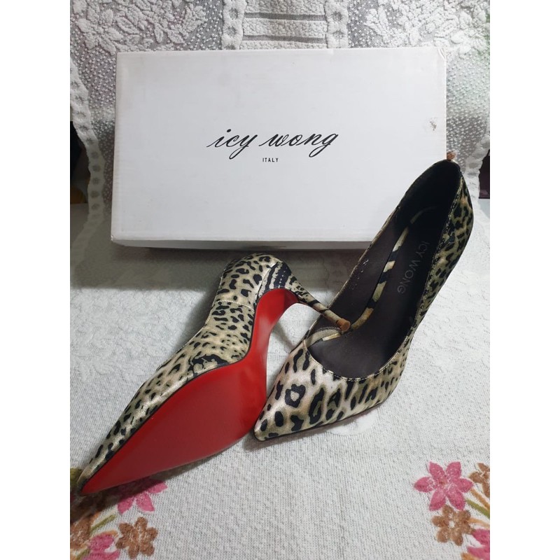BNIB Icy Wong Leopard size 35