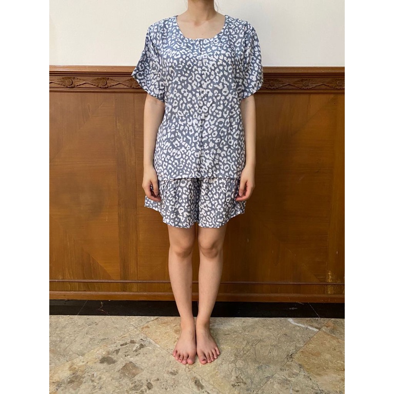Daily Set / Pajamas Set / Piyama Set  - Tangan Pendek , Celana Pendek (SU)-Leopard Grey