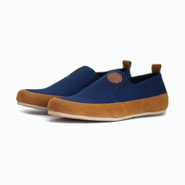 NEW!! Circle Slip On Ta-Tar Navy