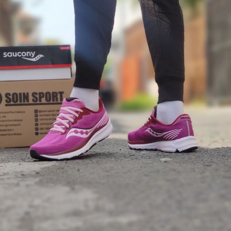 SEPATU LARI WANITA SAUCONY RIDE 14  (S10650-30)