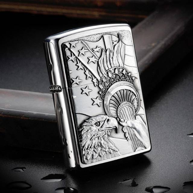 Zippo Original 20895 Something Patriotic Emblem Chrome