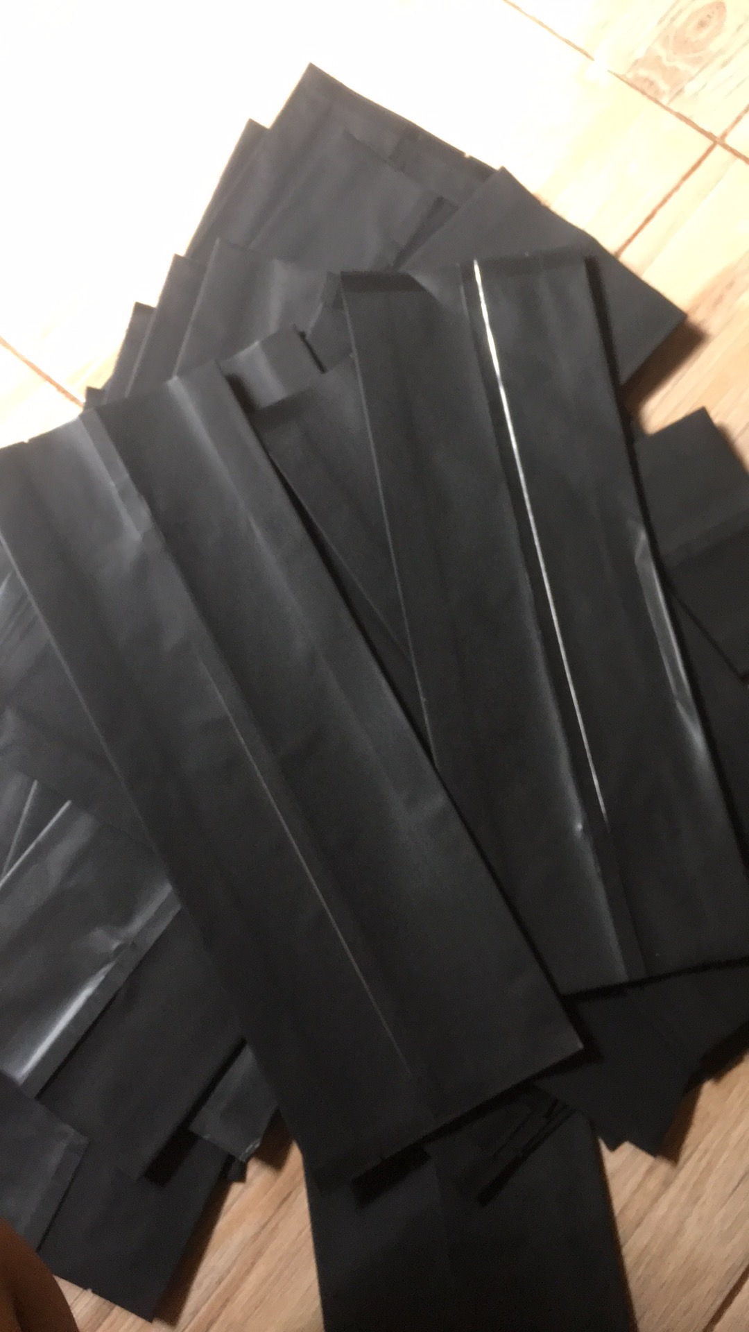 Gusset Kopi Hitam Quad Seal 1kg Kopi Valve