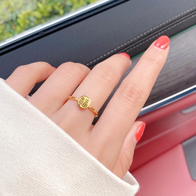 Emas Cincin Titanium Anti Karat Wanita Korea Lucky &quot;FU&quot; Fashion Accessories perhiasan